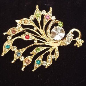 Lovely Gold-tone & Rhinestone Brooch